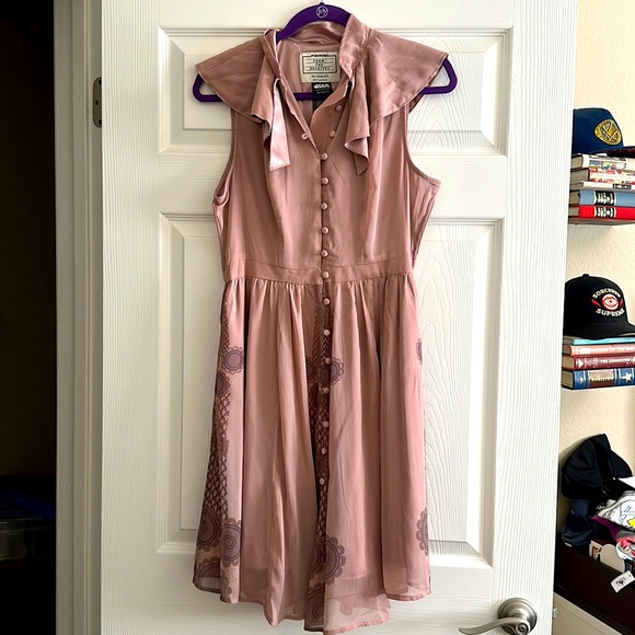 Her Universe Dresses & Skirts - Her Universe Bespin Leia Dress